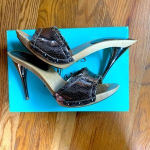 Guess by Marciano size 9.5 great condition
